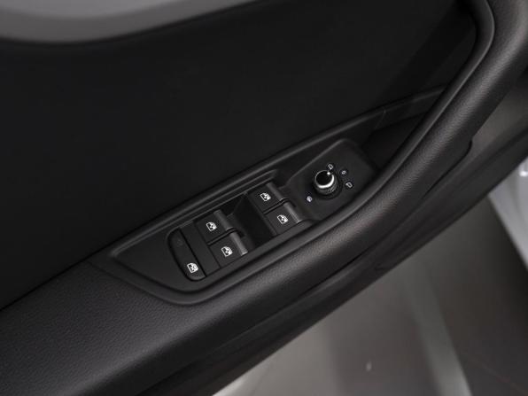 Audi A4 V (B9) Рестайлинг с пробегом 2020 года, цена 3 270 000 рублей, 54150 км, седан, Автокод Объявления