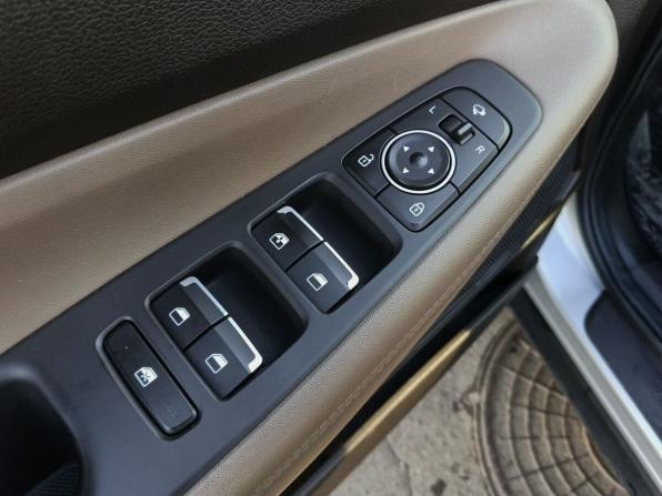 Hyundai Santa Fe IV Рестайлинг с пробегом 2022 года, цена 3 949 000 рублей, 21600 км, внедорожник, Автокод Объявления