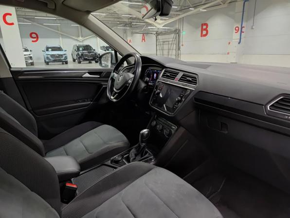 Volkswagen Tiguan II с пробегом 2017 года, цена 2 501 000 рублей, 141067 км, внедорожник, Автокод Объявления