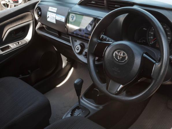 Toyota Vitz III (XP130) Рестайлинг 2 с пробегом 2018 года, цена 850 000 рублей, 127154 км, хэтчбек, Автокод Объявления