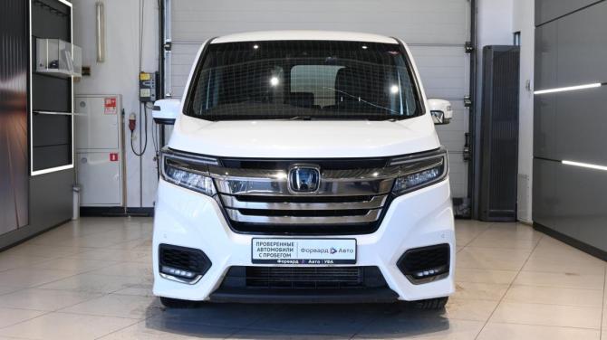 Honda Stepwgn V Рестайлинг с пробегом 2020 года, цена 2 295 000 рублей, 115000 км, минивэн, Автокод Объявления