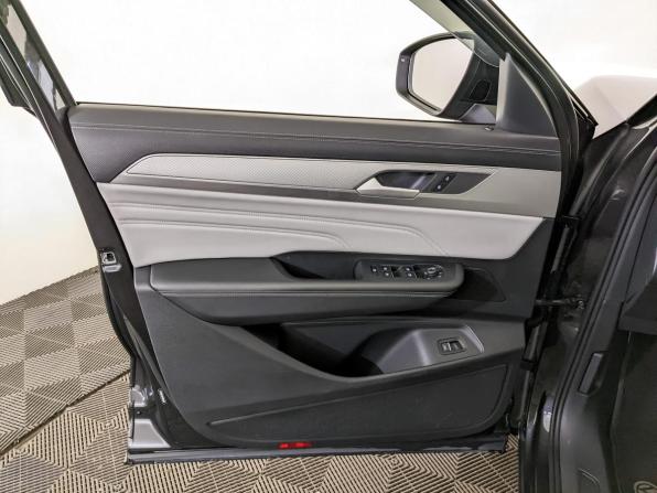 Volkswagen Tavendor I с пробегом 2023 года, цена 4 655 000 рублей, 59580 км, внедорожник, Автокод Объявления
