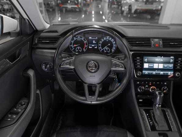 Skoda Superb III с пробегом 2018 года, цена 2 500 000 рублей, 105000 км, лифтбек, Автокод Объявления