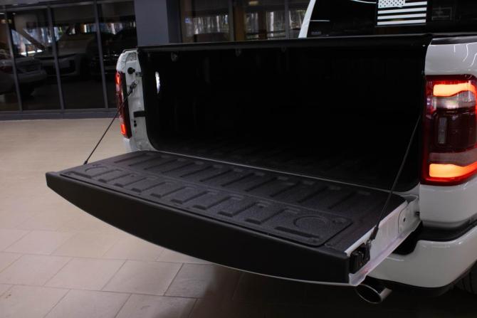 Ram 1500 V с пробегом 2020 года, цена 6 899 000 рублей, 42323 км, пикап, Автокод Объявления