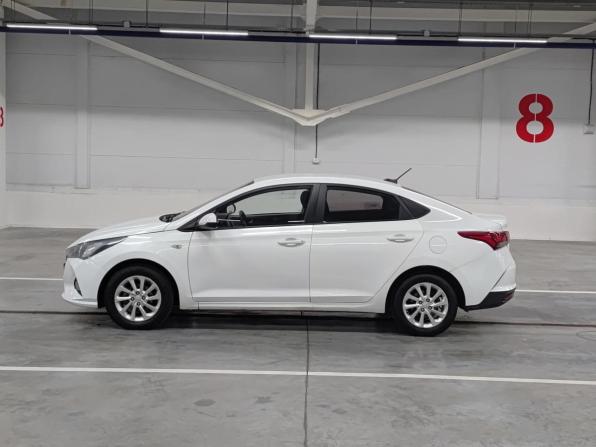 Hyundai Solaris II Рестайлинг с пробегом 2021 года, цена 1 119 000 рублей, 215158 км, седан, Автокод Объявления