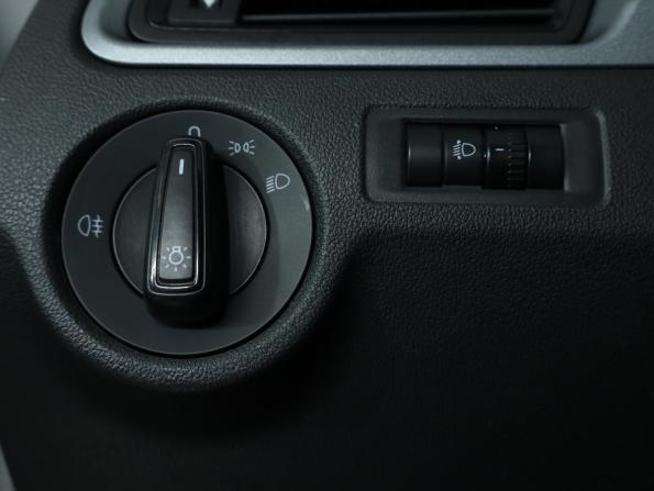 Skoda Rapid I Рестайлинг с пробегом 2018 года, цена 899 000 рублей, 125000 км, лифтбек, Автокод Объявления