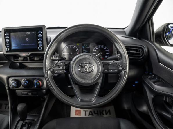 Toyota Yaris IV с пробегом 2021 года, цена 1 130 000 рублей, 88305 км, хэтчбек, Автокод Объявления
