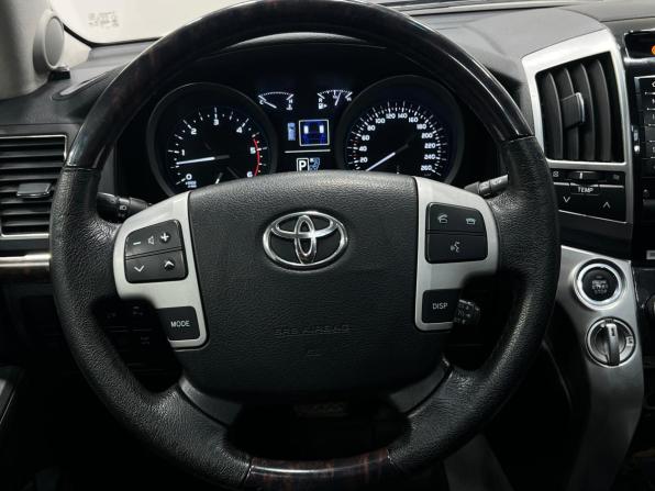 Toyota Land Cruiser 200 Series Рестайлинг 1 с пробегом 2014 года, цена 4 150 000 рублей, 135000 км, внедорожник, Автокод Объявления