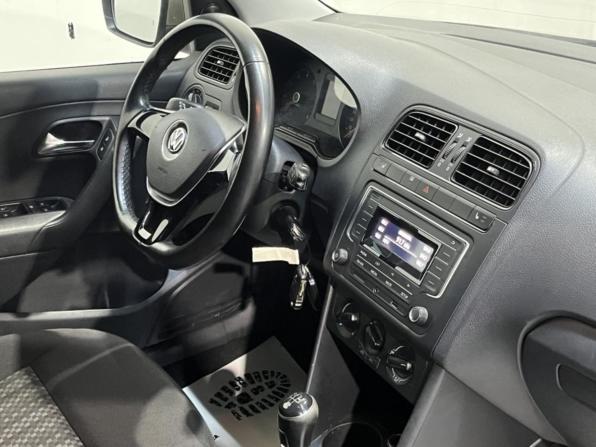 Volkswagen Polo V Рестайлинг с пробегом 2017 года, цена 995 000 рублей, 115678 км, седан, Автокод Объявления