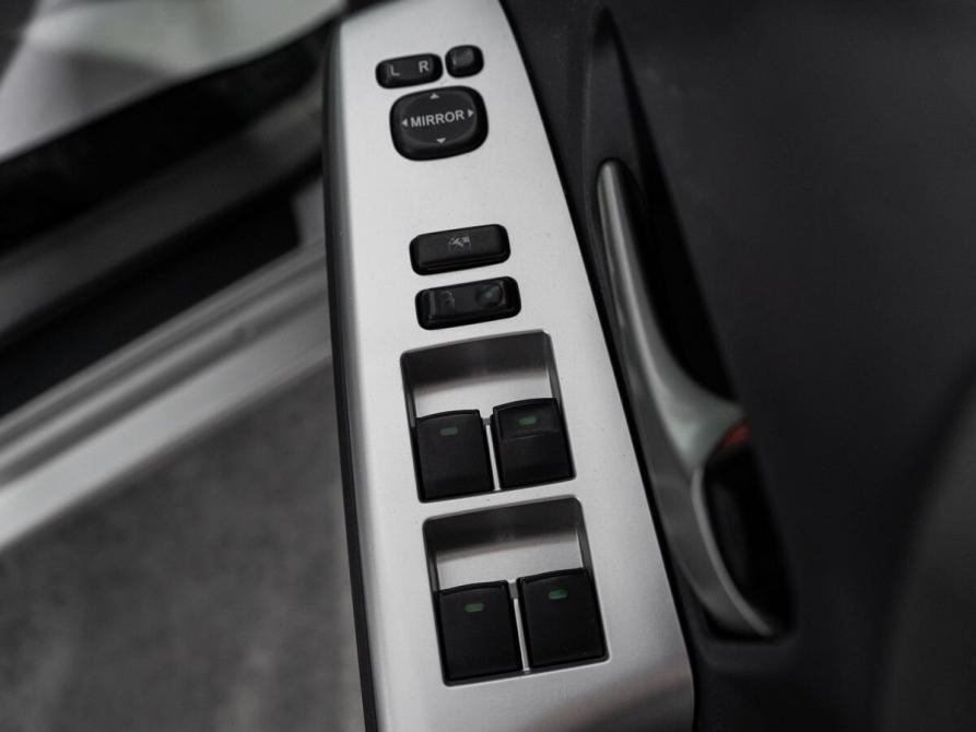 Toyota Prius Alpha I (ZVW40/41) Иркутск  - изображение 19