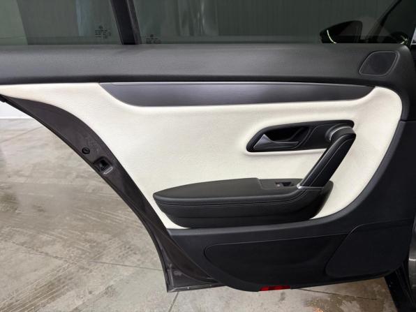 Volkswagen Passat CC I Рестайлинг с пробегом 2012 года, цена 1 347 000 рублей, 198312 км, седан, Автокод Объявления
