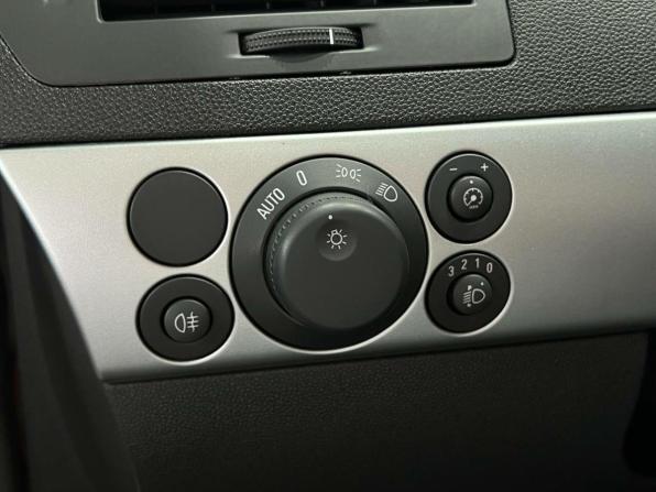 Opel Astra H Рестайлинг с пробегом 2012 года, цена 620 000 рублей, 182435 км, седан, Автокод Объявления