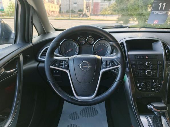 Opel Astra J Рестайлинг с пробегом 2012 года, цена 700 000 рублей, 207000 км, седан, Автокод Объявления