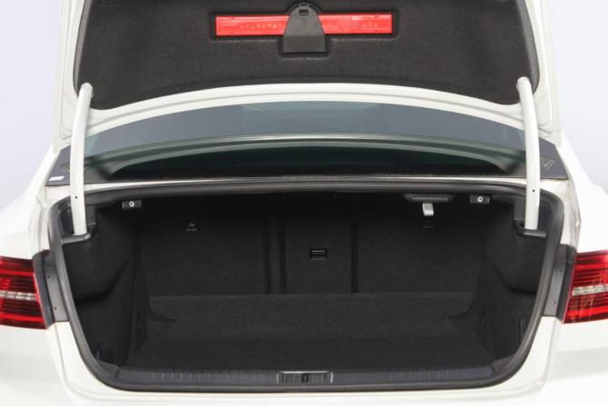 Volkswagen Passat B8 с пробегом 2016 года, цена 1 899 000 рублей, 109100 км, седан, Автокод Объявления