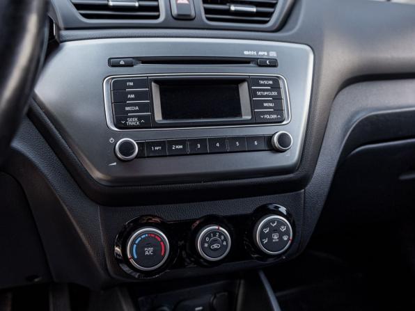 Kia Rio III Рестайлинг с пробегом 2015 года, цена 999 000 рублей, 78000 км, седан, Автокод Объявления