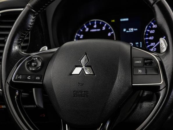 Mitsubishi Outlander III Рестайлинг 2 с пробегом 2015 года, цена 1 599 000 рублей, 224681 км, внедорожник, Автокод Объявления