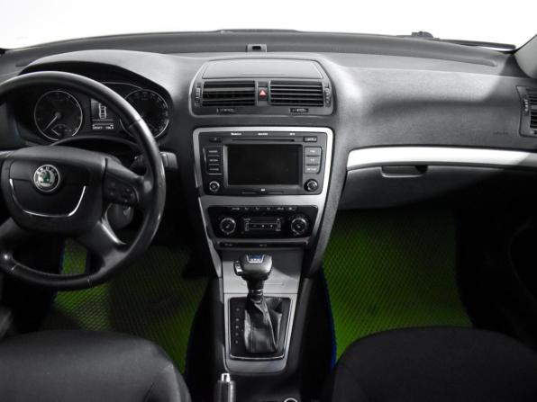 Skoda Octavia II (A5) Рестайлинг с пробегом 2009 года, цена 575 000 рублей, 205970 км, лифтбек, Автокод Объявления