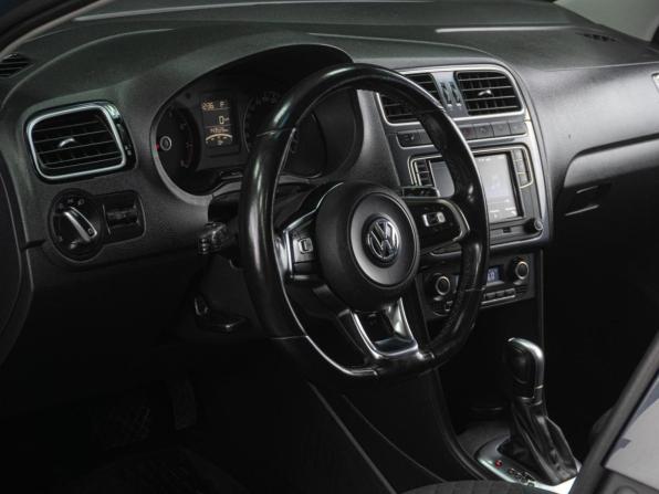 Volkswagen Polo V Рестайлинг с пробегом 2020 года, цена 1 289 000 рублей, 143526 км, седан, Автокод Объявления