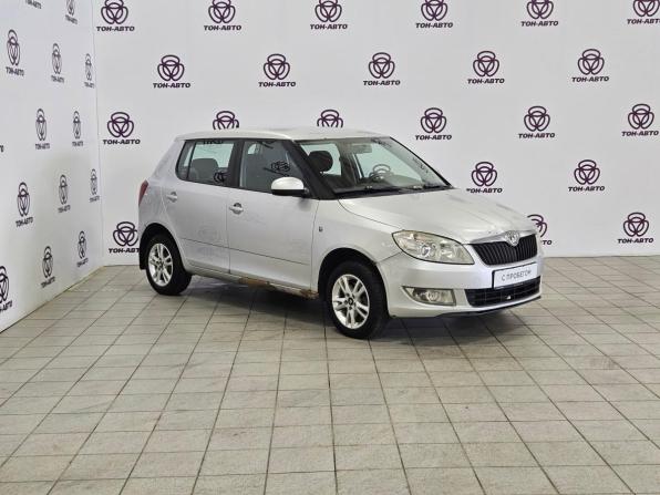 Skoda Fabia II Рестайлинг с пробегом 2010 года, цена 422 000 рублей, 239041 км, хэтчбек, Автокод Объявления