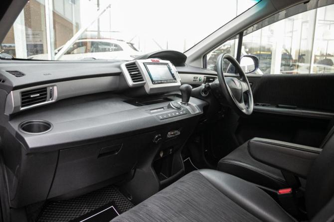 Honda Freed I Рестайлинг с пробегом 2014 года, цена 987 000 рублей, 152000 км, компактвэн, Автокод Объявления