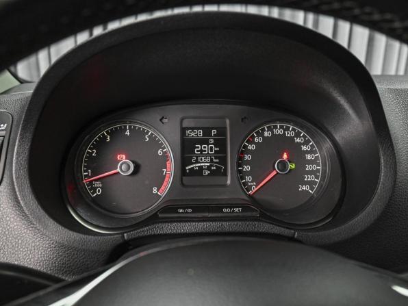 Volkswagen Polo V Рестайлинг с пробегом 2018 года, цена 1 149 000 рублей, 210687 км, седан, Автокод Объявления