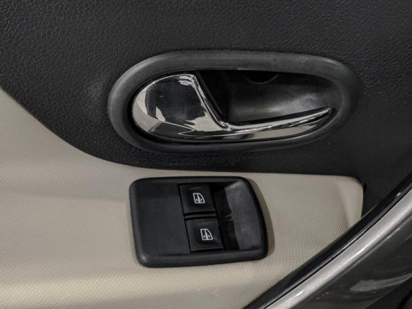 Renault Logan II с пробегом 2017 года, цена 860 000 рублей, 107150 км, седан, Автокод Объявления