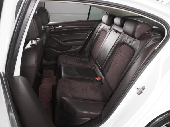 Volkswagen Passat B8 с пробегом 2015 года, цена 1 819 000 рублей, 255551 км, седан, Автокод Объявления
