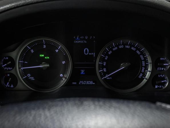 Toyota Land Cruiser 200 Series Рестайлинг 2 с пробегом 2015 года, цена 4 799 000 рублей, 250306 км, внедорожник, Автокод Объявления
