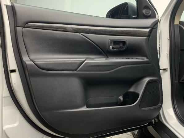 Mitsubishi Outlander III Рестайлинг 2 с пробегом 2016 года, цена 1 649 000 рублей, 117085 км, внедорожник, Автокод Объявления