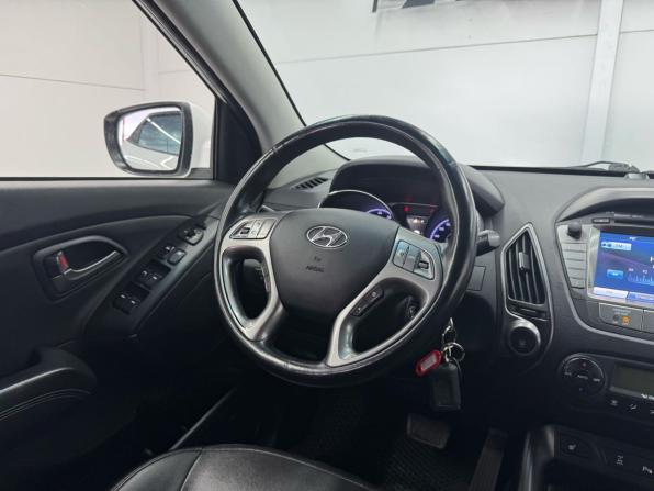 Hyundai ix35 I Рестайлинг с пробегом 2015 года, цена 1 480 000 рублей, 180000 км, внедорожник, Автокод Объявления