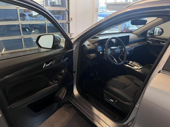 Haval Jolion I с пробегом 2023 года, цена 2 300 000 рублей, 17680 км, внедорожник, Автокод Объявления