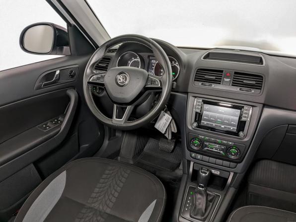 Skoda Yeti I Рестайлинг с пробегом 2017 года, цена 1 375 000 рублей, 147729 км, внедорожник, Автокод Объявления