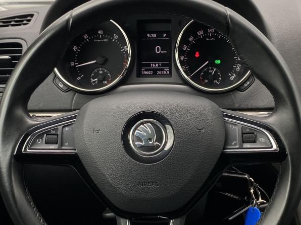 Skoda Yeti I Рестайлинг с пробегом 2017 года, цена 1 719 000 рублей, 59602 км, внедорожник, Автокод Объявления