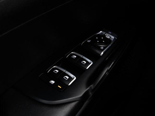 Kia K5 III с пробегом 2020 года, цена 1 999 000 рублей, 179775 км, седан, Автокод Объявления
