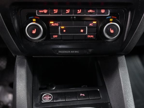 Volkswagen Jetta VI с пробегом 2011 года, цена 864 000 рублей, 200000 км, седан, Автокод Объявления