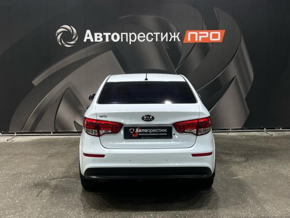 Kia Rio III Рестайлинг с пробегом 2016 года, цена 1 065 000 рублей, 76537 км, седан, Автокод Объявления