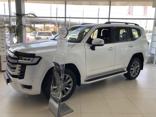 Новый Toyota Land Cruiser 300 Series 2021 года, цена 63 000 рублей, внедорожник, Автокод Объявления