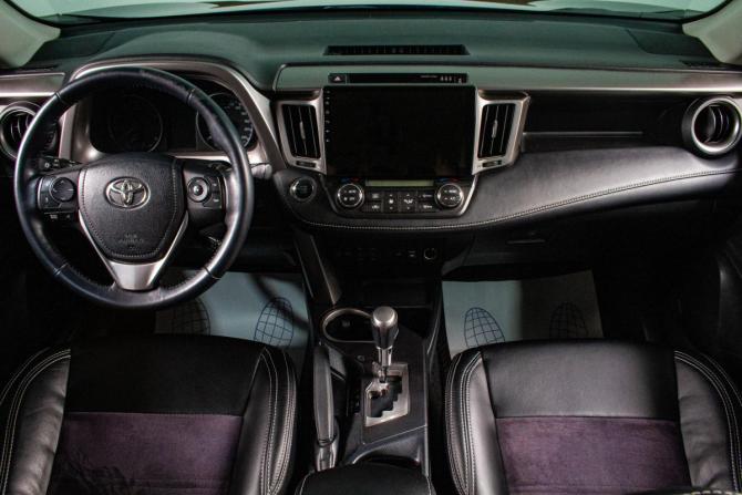 Toyota RAV4 IV (XA40) Рестайлинг с пробегом 2018 года, цена 2 749 000 рублей, 135000 км, внедорожник, Автокод Объявления