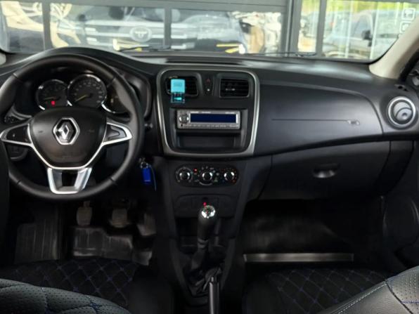 Renault Logan II Рестайлинг с пробегом 2019 года, цена 590 999 рублей, 152117 км, седан, Автокод Объявления