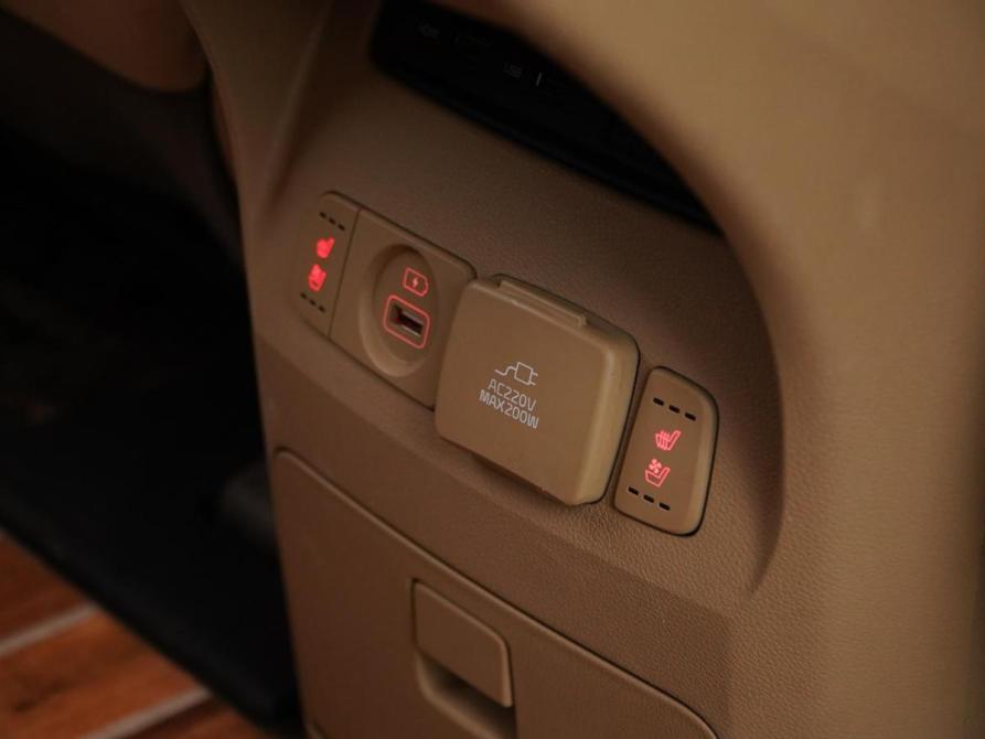 Kia Carnival III Москва  - изображение 20