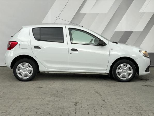 Renault Sandero II с пробегом 2017 года, цена 787 000 рублей, 112300 км, хэтчбек, Автокод Объявления