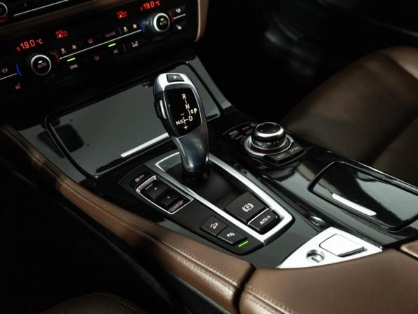 BMW 5 серии VI (F10/F11/F07) Рестайлинг с пробегом 2013 года, цена 1 989 700 рублей, 150933 км, седан, Автокод Объявления
