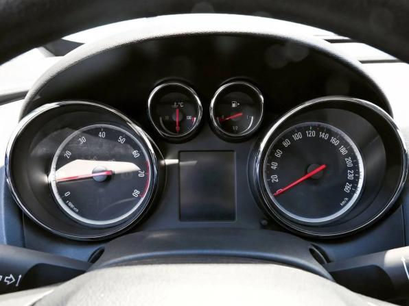 Opel Astra J Рестайлинг с пробегом 2013 года, цена 830 000 рублей, 176500 км, хэтчбек, Автокод Объявления