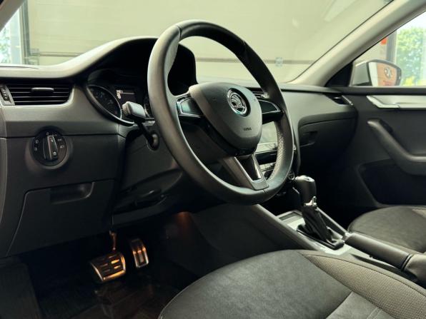 Skoda Octavia III (A7) Рестайлинг с пробегом 2017 года, цена 1 470 000 рублей, 146000 км, лифтбек, Автокод Объявления