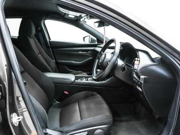 Mazda 3 IV (BP) с пробегом 2021 года, цена 1 500 000 рублей, 115920 км, хэтчбек, Автокод Объявления