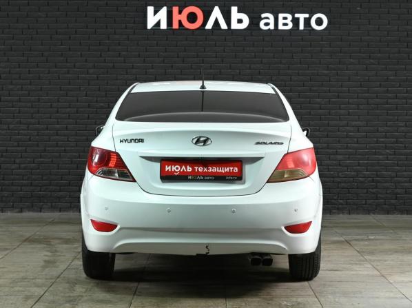 Hyundai Solaris I с пробегом 2013 года, цена 795 000 рублей, 193069 км, седан, Автокод Объявления