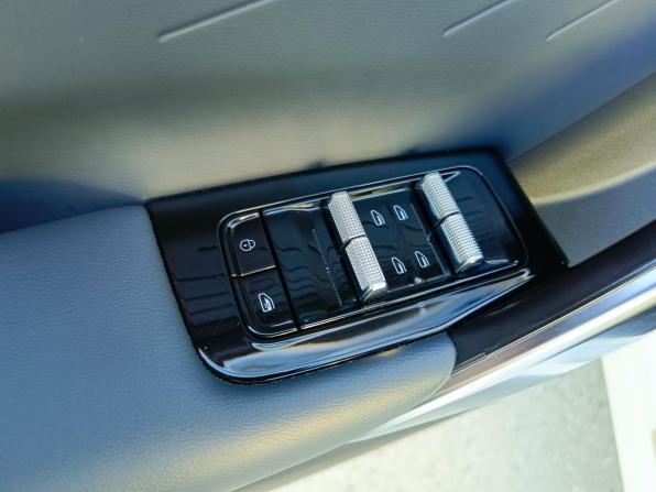 Geely Atlas II с пробегом 2024 года, цена 2 899 995 рублей, 30029 км, внедорожник, Автокод Объявления
