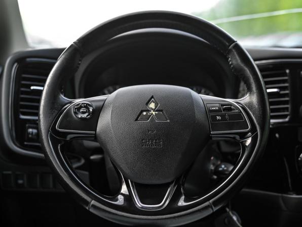 Mitsubishi Outlander III Рестайлинг с пробегом 2015 года, цена 1 319 000 рублей, 250743 км, внедорожник, Автокод Объявления