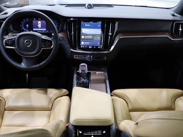 Volvo V60 Cross Country II с пробегом 2024 года, цена 6 350 000 рублей, 26500 км, универсал, Автокод Объявления