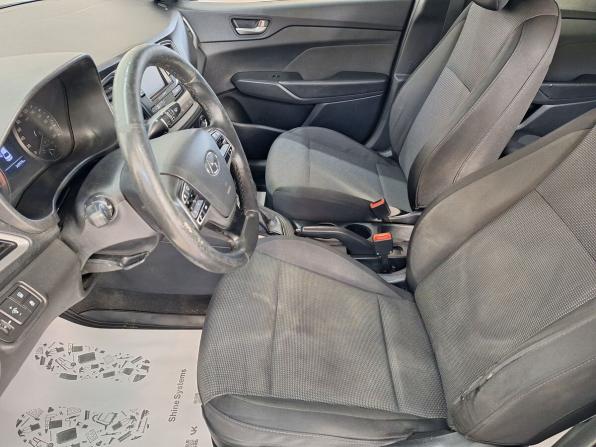 Hyundai Solaris II с пробегом 2018 года, цена 780 000 рублей, 369578 км, седан, Автокод Объявления